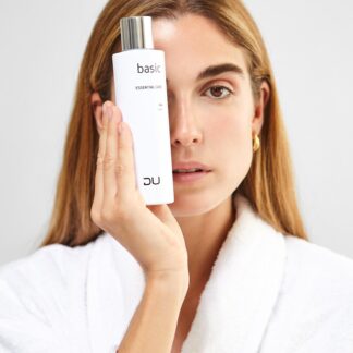 Leche Limpiadora DU Cosmetics en envase blanco de 200 ml, para todo tipo de pieles.