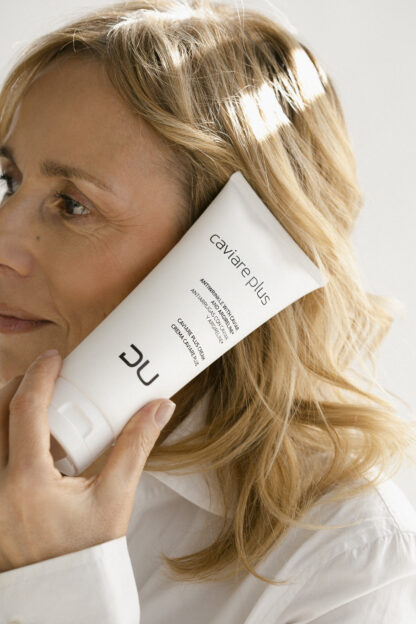 Caviare Plus DU Cosmetics en tubo de 200 ml, crema antiage nutritiva con extracto de caviar y Argireline.