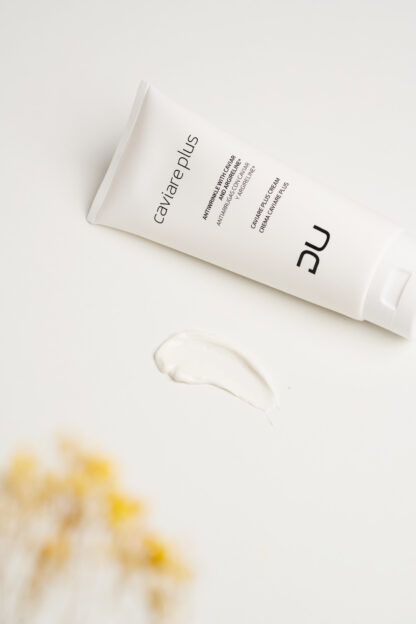 Caviare Plus DU Cosmetics en tubo de 200 ml, crema antiage nutritiva con extracto de caviar y Argireline.