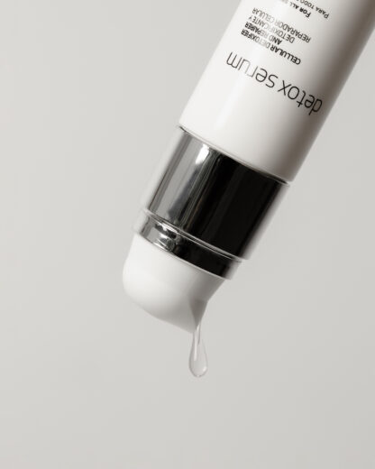Detox Serum de DU Cosmetics en formato airless de 35 ml, sérum oleoso detoxificante y reparador celular para todo tipo de pieles.
