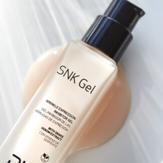 SNK Gel DU Cosmetics en envase airless de 30 ml, gel antiarrugas con veneno de serpiente para arrugas de expresión.