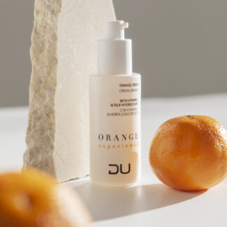 Orange Cream DU Cosmetics en envase de 50 ml, crema hidratante multivitamínica con extracto de naranja y seda.