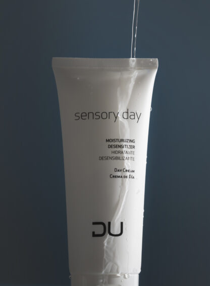 Sensory Day DU Cosmetics en tubo de 200 ml, crema hidratante hipoalergénica para piel sensible.