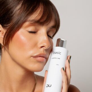 Loción DU Cosmetics sin alcohol en envase blanco de 200 ml, hidratante facial para todo tipo de pieles.