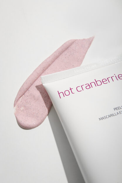 Hot Cranberries Peeling & Mask de DU Cosmetics, mascarilla exfoliante profesional con arándano rojo y efecto calor.