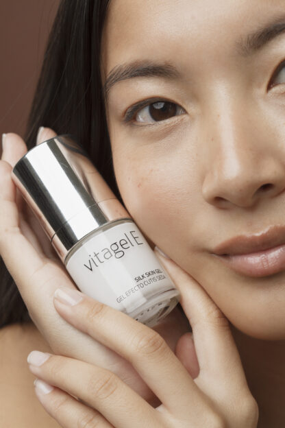Vitagel E DU Cosmetics en envase airless de 15 ml, gel antiage con vitamina E, F y ceramidas para piel madura o sensible.