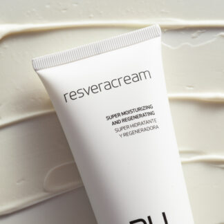 Resveracream DU Cosmetics en tubo de 100 ml, crema antioxidante de día con 30 activos antiaging y efecto booster.