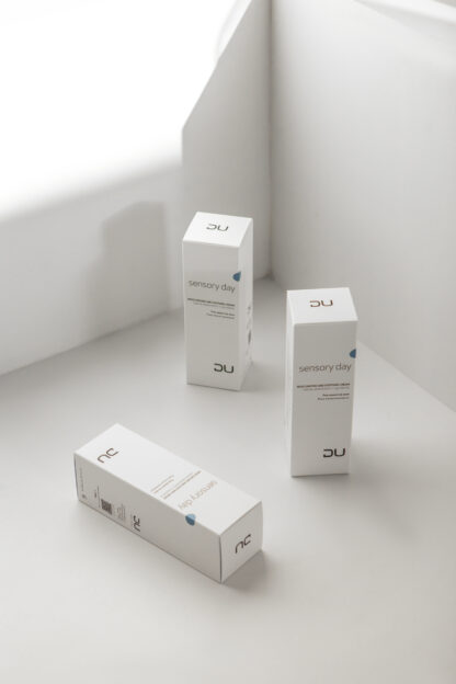 Sensory Day DU Cosmetics en tubo de 200 ml, crema hidratante hipoalergénica para piel sensible.