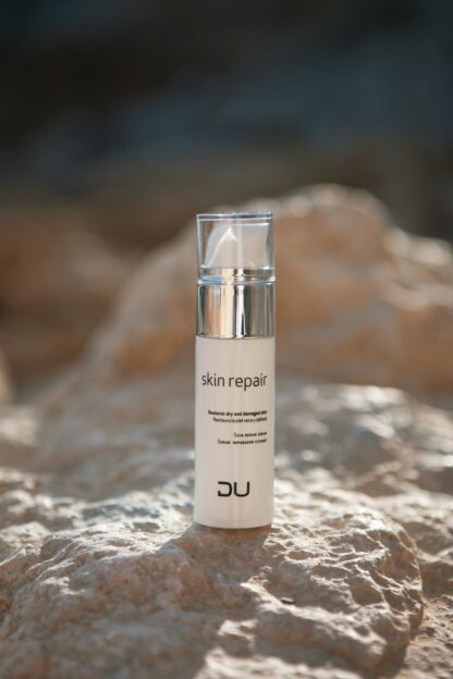Skin Repair DU Cosmetics en envase airless de 35 ml, sérum reparador con aceite de rosa mosqueta y onagra para piel dañada.