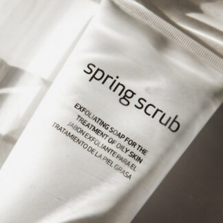 Spring Scrub DU Cosmetics en tubo de 200 ml, exfoliante facial con micropartículas para piel grasa y seborreica.